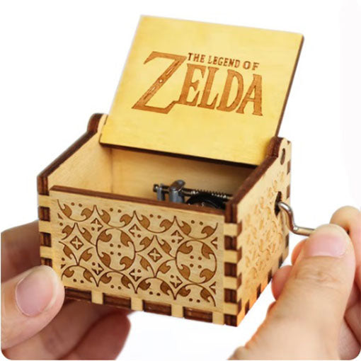 Spieluhr mit Handkurbel aus Holz – Zelda & One Piece